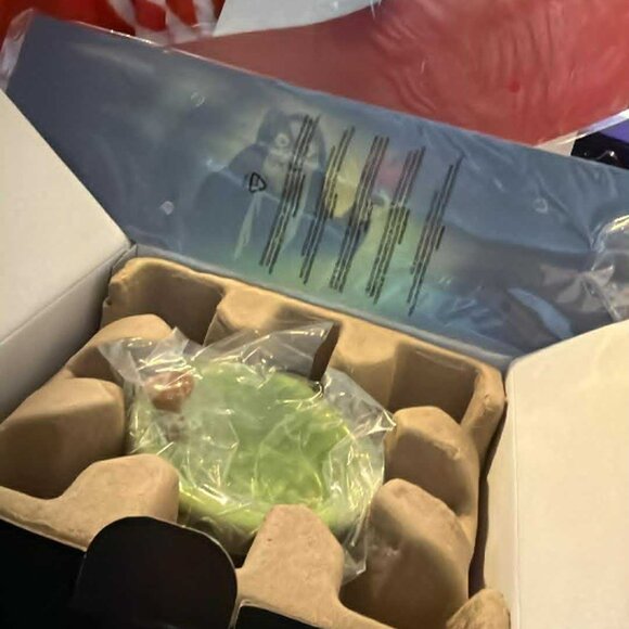 Scentsy Disney Villains Just One Bite Poison Apple Snow White Warmer - NEW - Picture 6 of 7